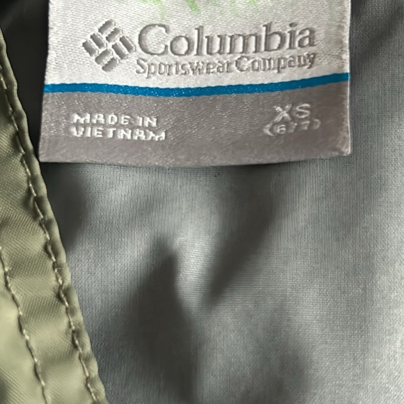 Columbia Wind Breaker (size 6-7) - Picture 2 of 2